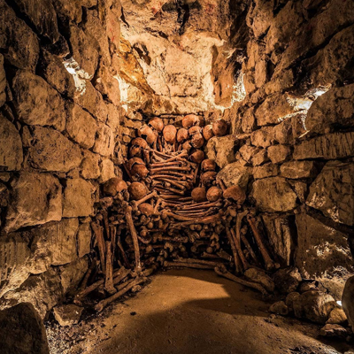 VISITE PRIVEE DES CATACOMBES DE PARIS`